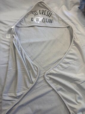 🐥 The Peanutshell - So Fresh & So Clean Hooded Bath Towel - Light Grey